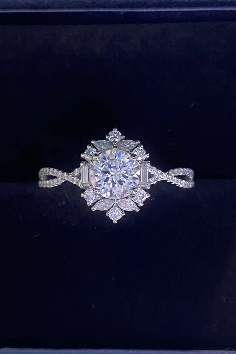 Sensa Moderna 2 Carat Moissanite 925 Sterling Silver Floral Crisscross Ring
