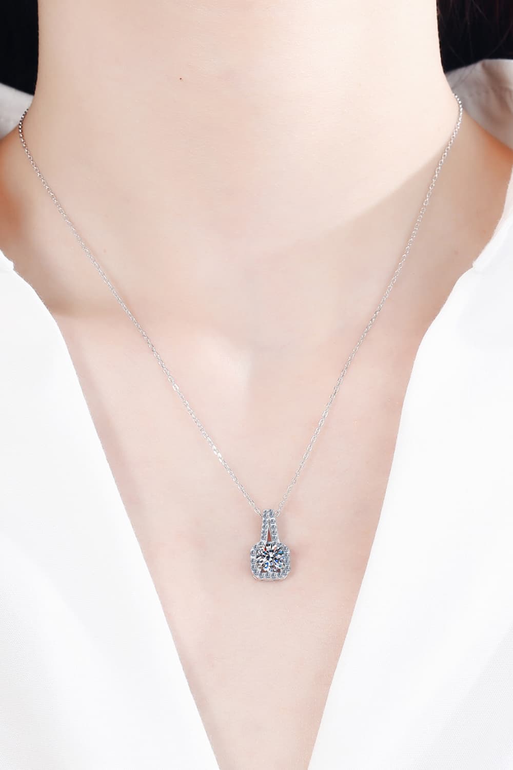 Sensa Moderna 0.5 Carat Moissanite 925 Sterling Silver Solitaire Necklace