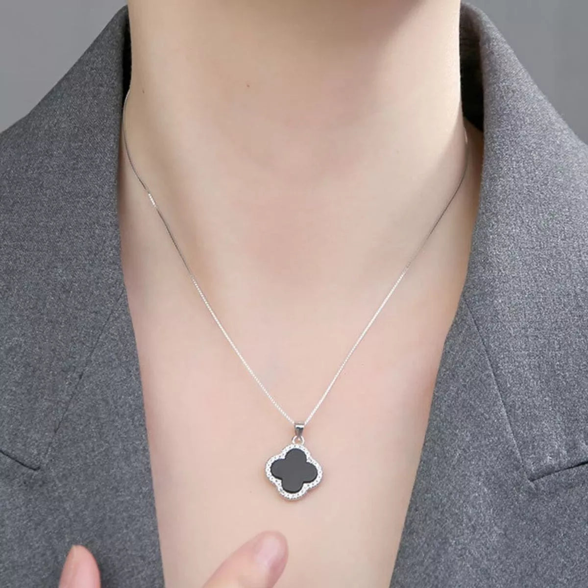 Sensa Moderna Agate 925 Sterling Silver Clover Pendant Necklace