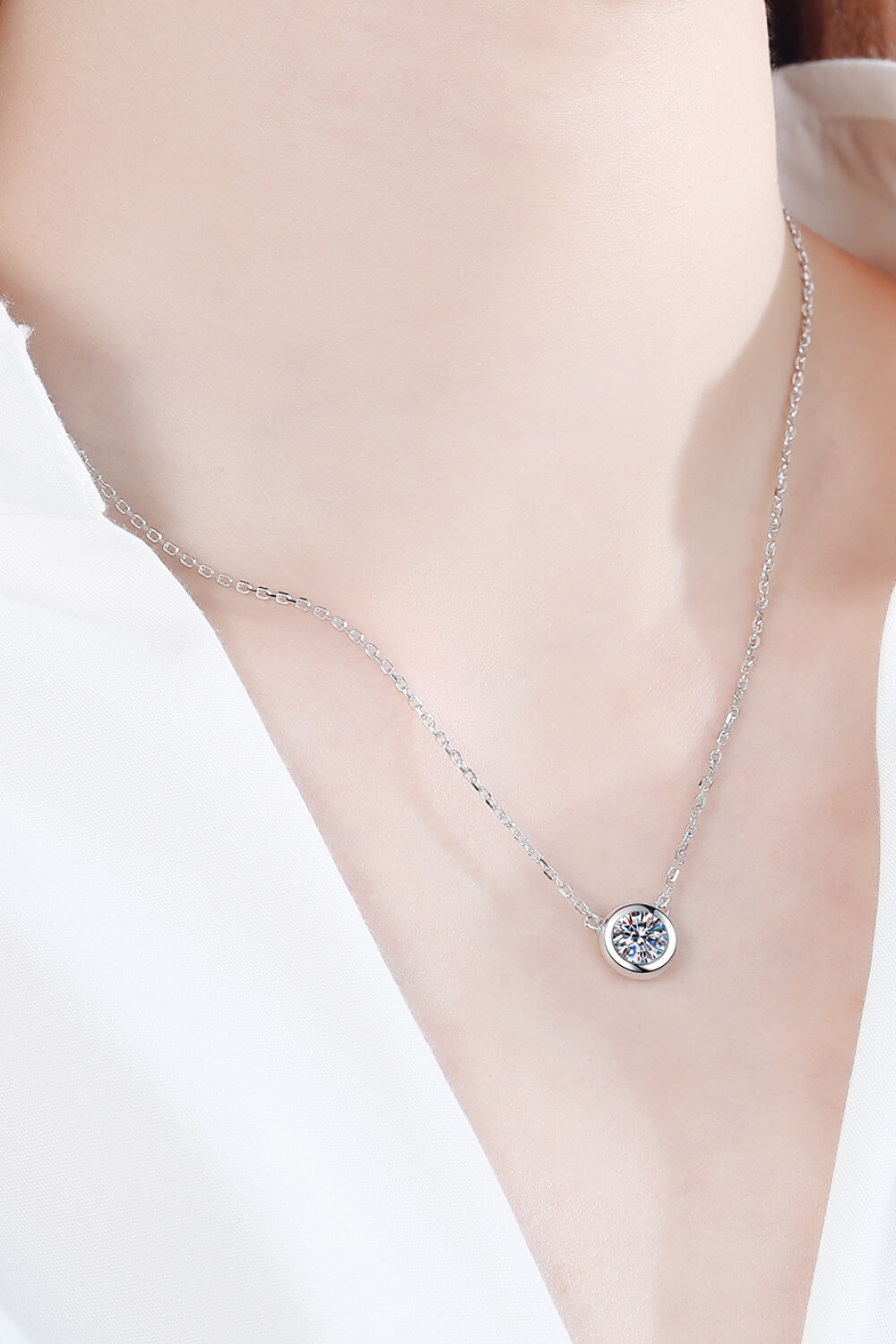 Sensa Moderna 1 Carat Moissanite 925 Sterling Silver Circle Pendant Necklace
