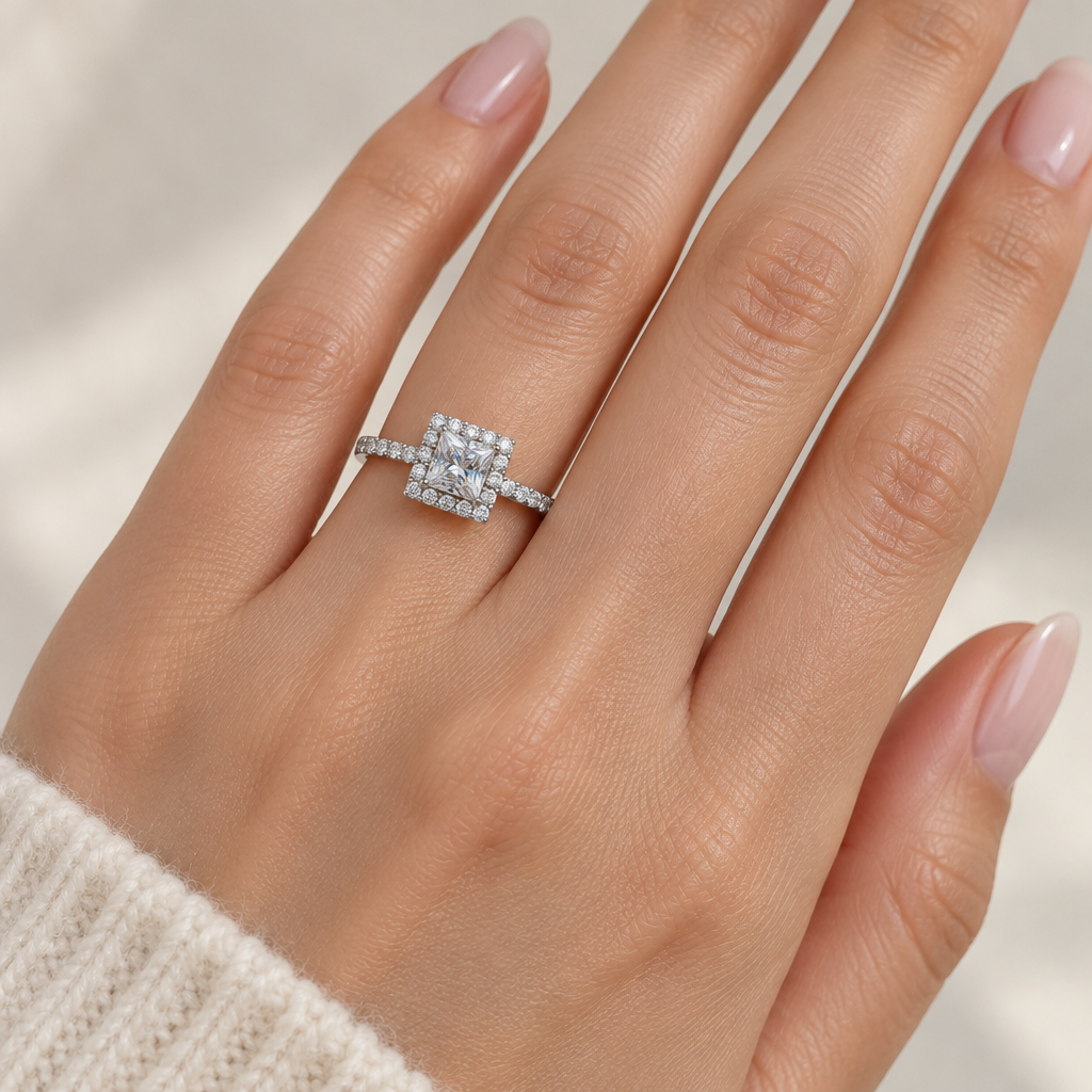 Princess Halo Ring - Hand